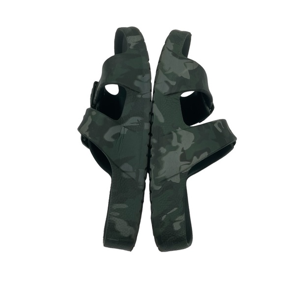 Cat & Jack Green Camouflage Slip-On Waterproof Sandals Size 13 Toddler - Picture 7 of 9